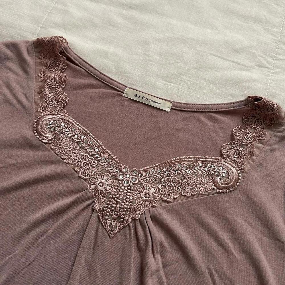 Axes Femme mauve baby pink 3/4 sleeve top with ruched lace bib detail - Picture 2 of 7